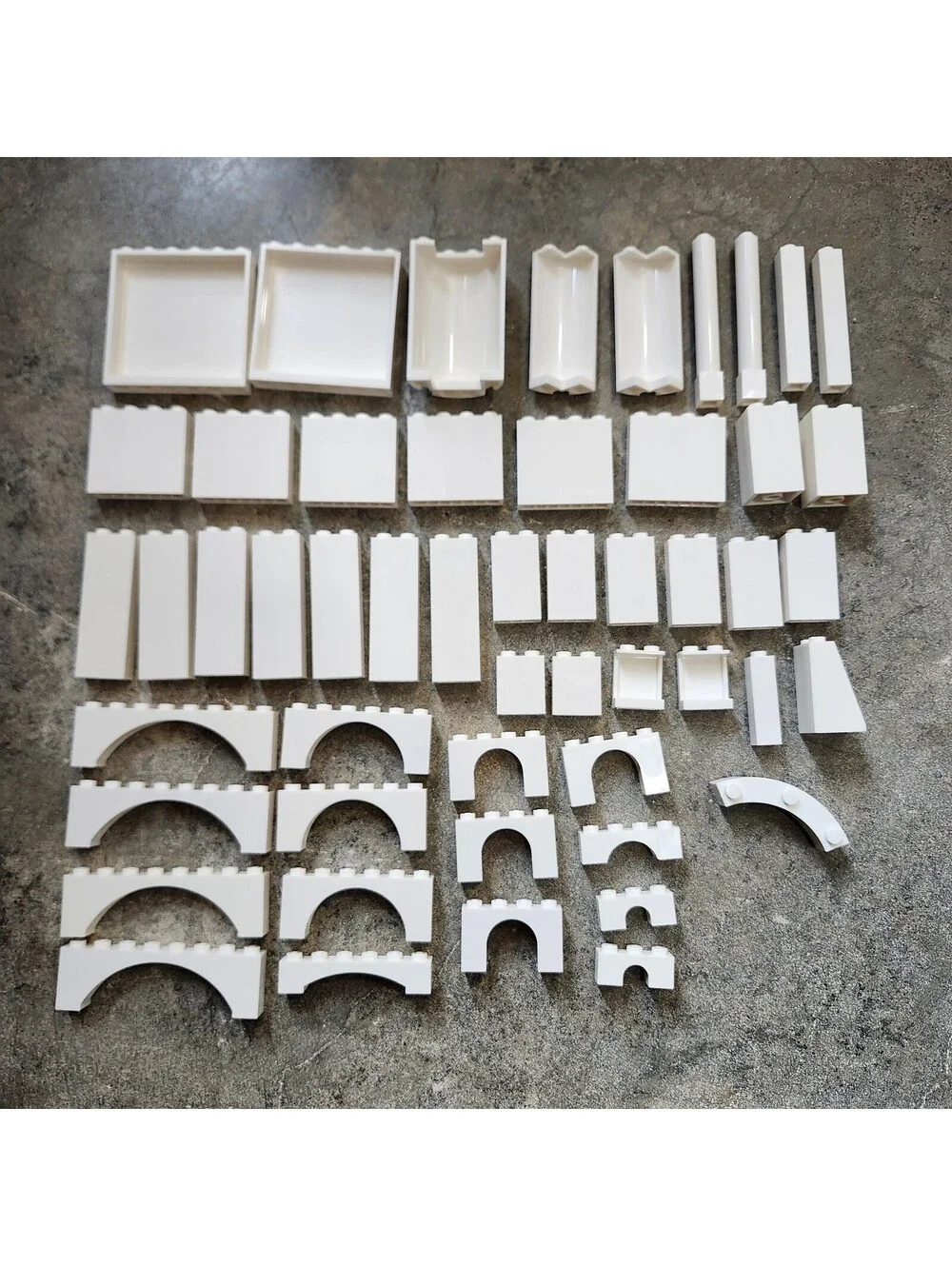 LEGO Lot of 52 White Castle Arch Walls Pillars Panels Curved House City Bridge